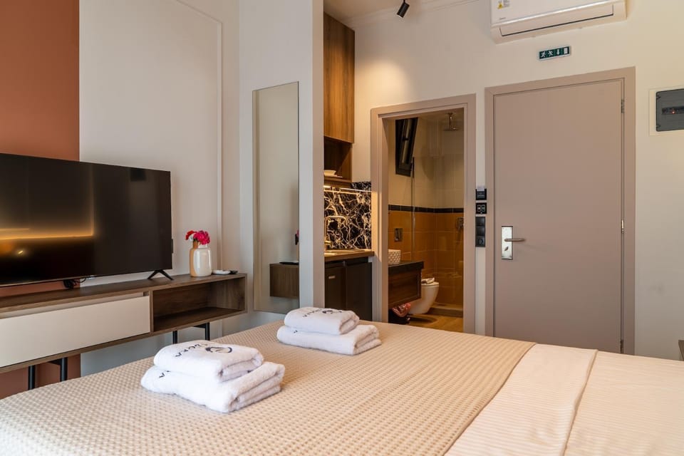TV and multimedia, Photo of the whole room, towels