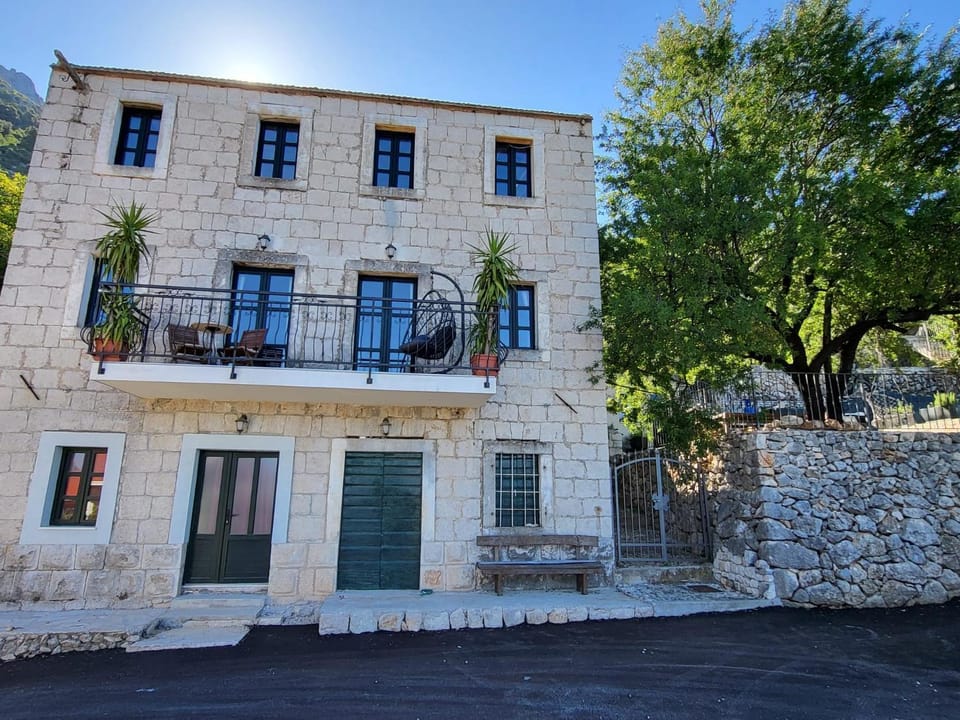 Villa Jerković-Secluded house and apartment with pool Apartment in Split-Dalmatia County