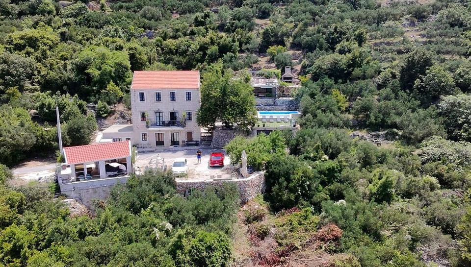 Villa Jerković-Secluded house and apartment with pool Apartment in Split-Dalmatia County