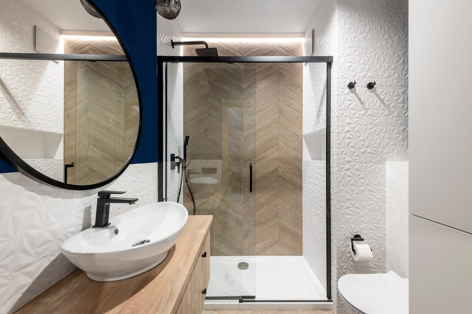 Shower, Toilet, Bathroom