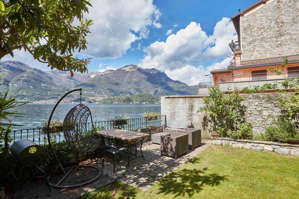 Nest on the Lake Lezzeno Apartment in Lombardy