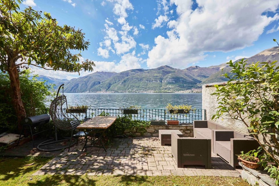 Nest on the Lake Lezzeno Apartment in Lombardy