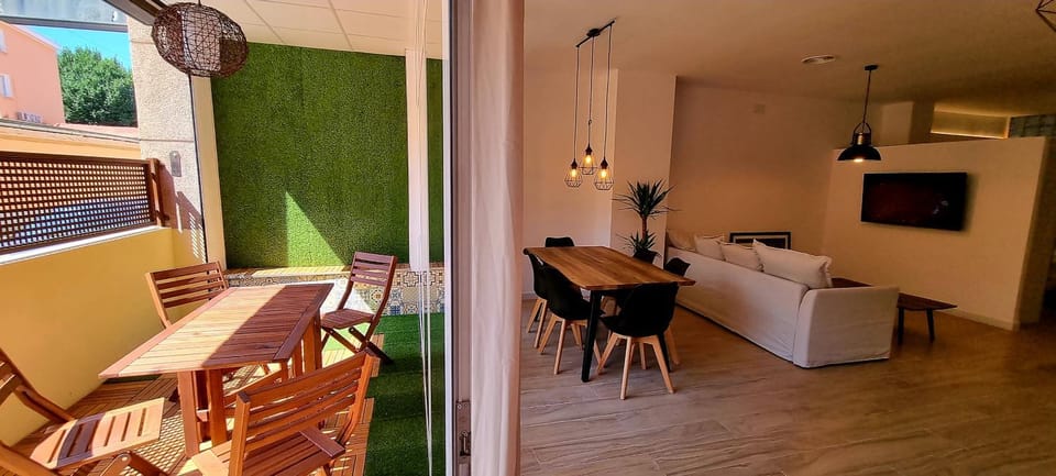 Balcony/Terrace, Dining area