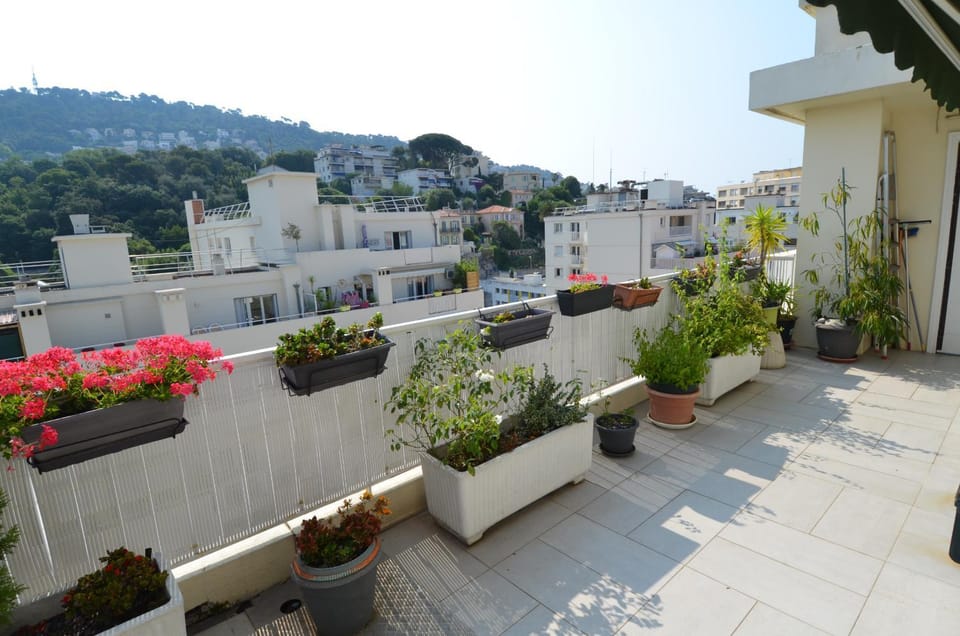 PHOENIX - Appartement 4 personnes avec superbe terrasse, clim et parking le port de Nice Apartment in Nice