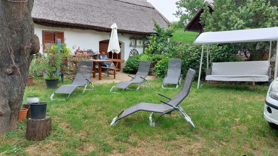Naplopó-lak Apartment in Hungary