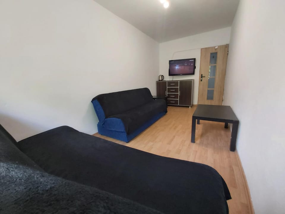 Bed, TV and multimedia, Photo of the whole room