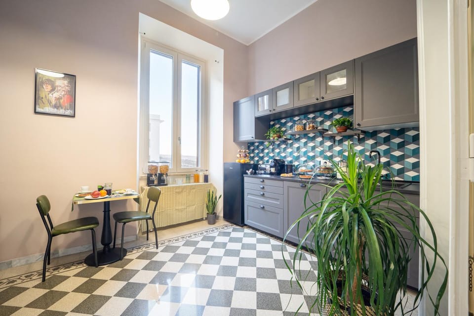 Communal lounge/ TV room, Breakfast, Internal: Not applicable to any particular room