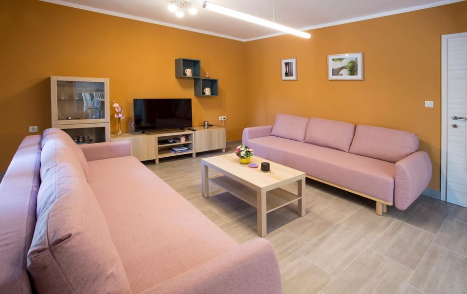 TV and multimedia, Living room