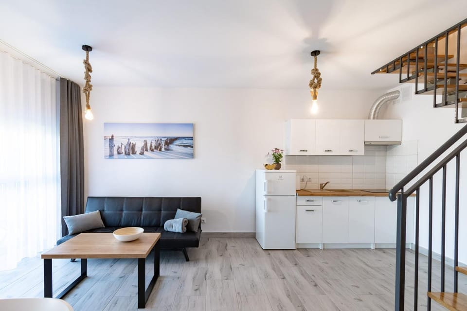 Kitchen or kitchenette, Seating area
