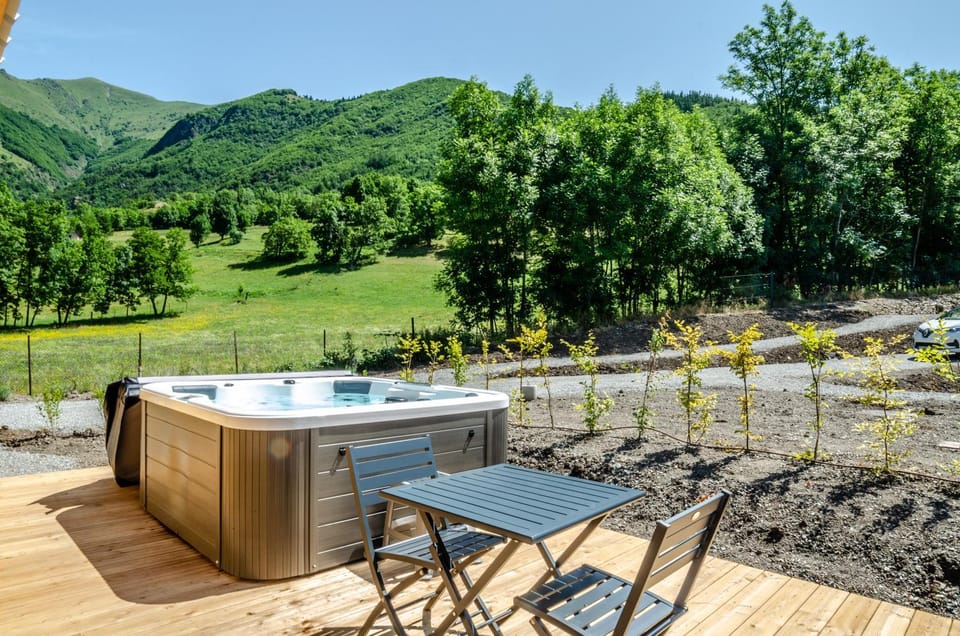 Les Petits Ecrins - Chalets avec spas privatifs Chalet in Provence-Alpes-Côte d'Azur