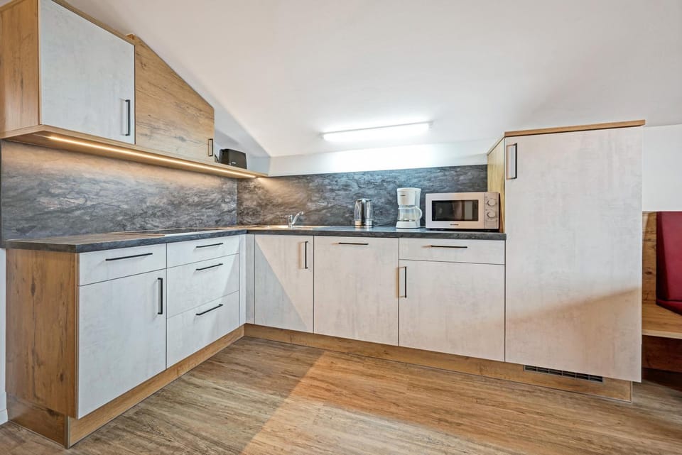 Kitchen or kitchenette, Living room