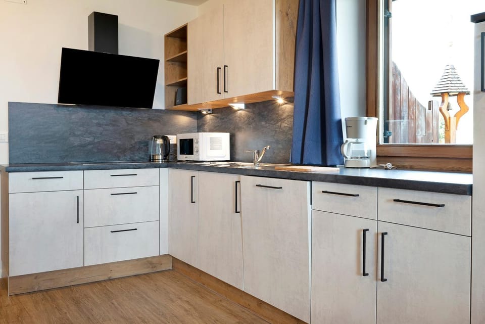 Kitchen or kitchenette, Living room