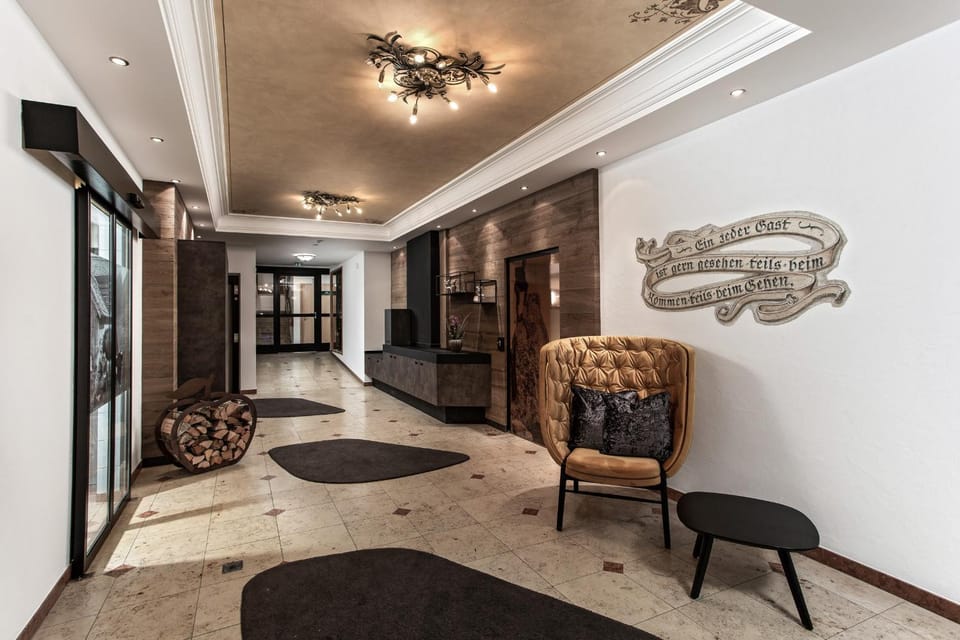 Lobby or reception, Seating area