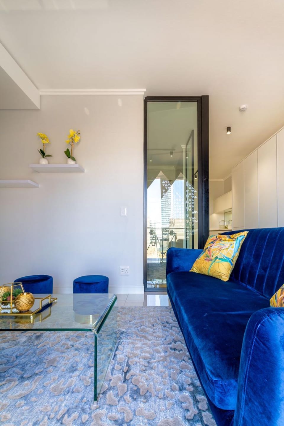 Alimama Spaces: The Fountain Hill Ellipse Apartment in Sandton
