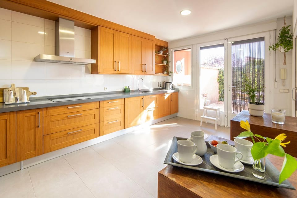 Kitchen or kitchenette, kitchen
