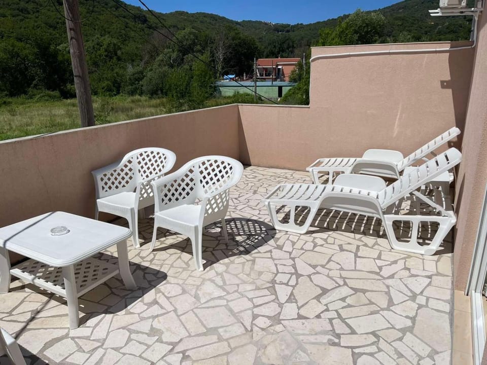 Apartment with pool Tomic Boka Bay Apartment in Kotor Municipality