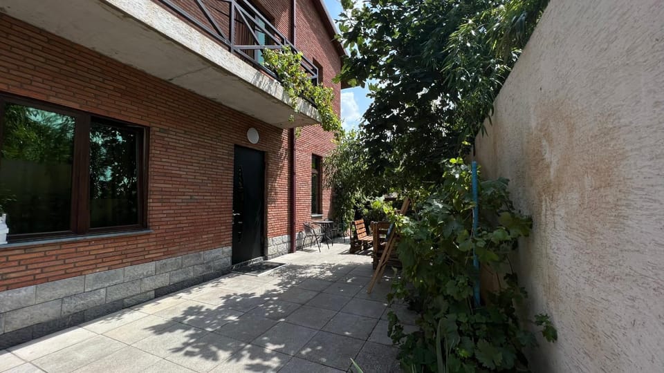 Property building, Day