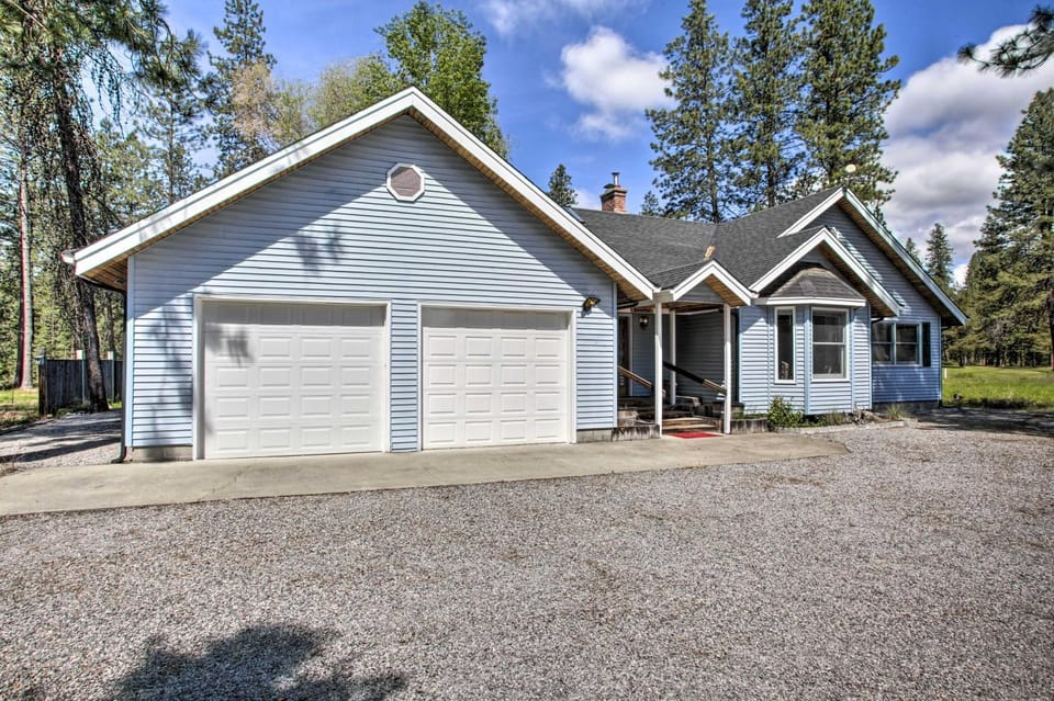All-Seasons Chewelah Home: Fish, Golf & Ski! House in Franklin D Roosevelt Lake