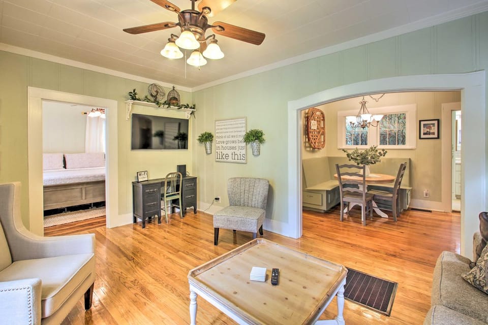 half Mi to Hot Springs Natl Park Cottage with Patio House in Hot Springs