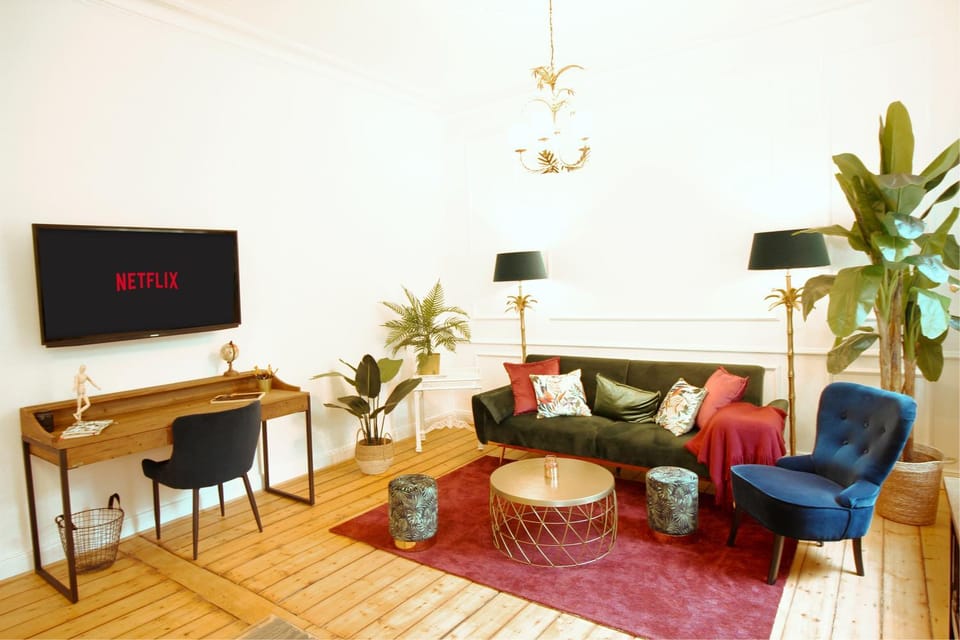 Communal lounge/ TV room, TV and multimedia, Living room, Seating area