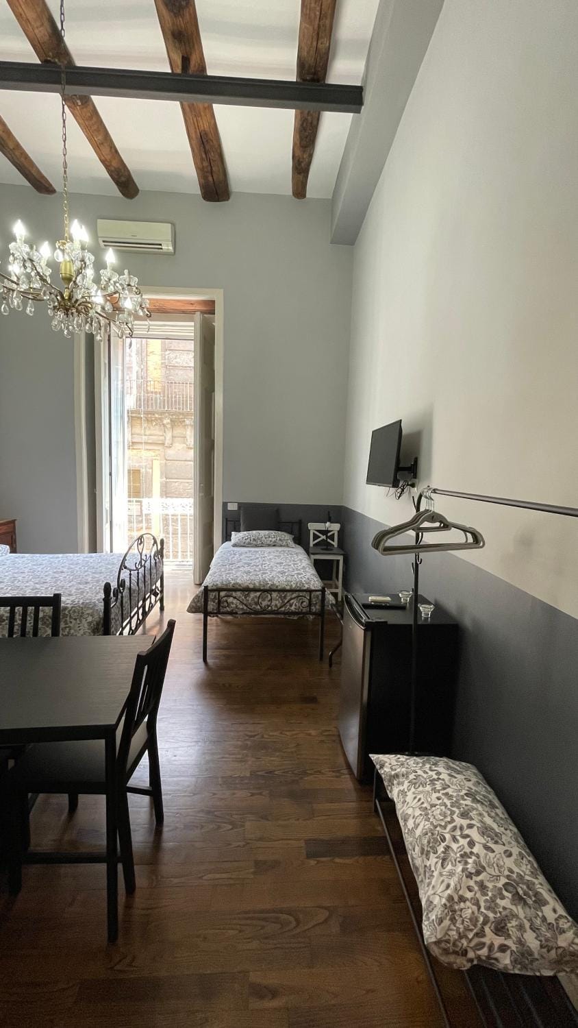 Bed, TV and multimedia, Living room, Seating area, Dining area, Bedroom, hair dresser