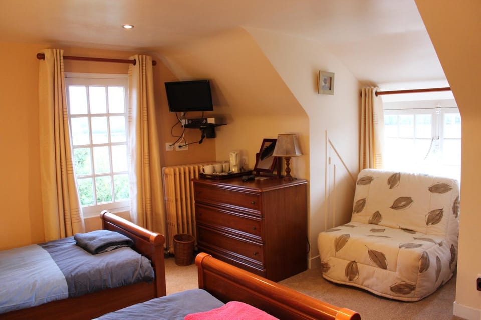 Communal lounge/ TV room
