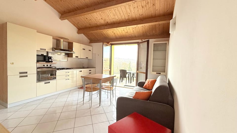 N036 - Numana, bilocale con terrazzo in residence con piscina Apartment in Numana