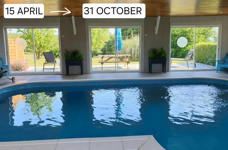 2 Bed Cottage Sleeps 5 with Pool and Pet Friendly House in Brittany