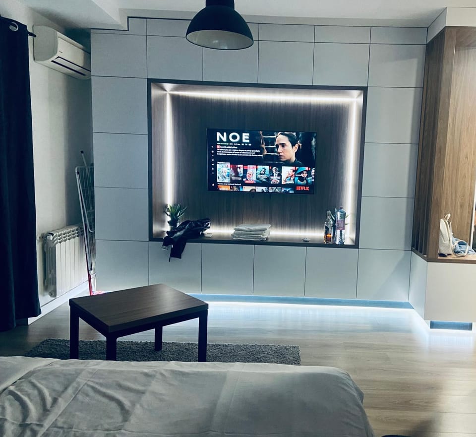 Communal lounge/ TV room, TV and multimedia