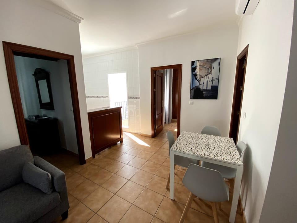 TV and multimedia, Dining area