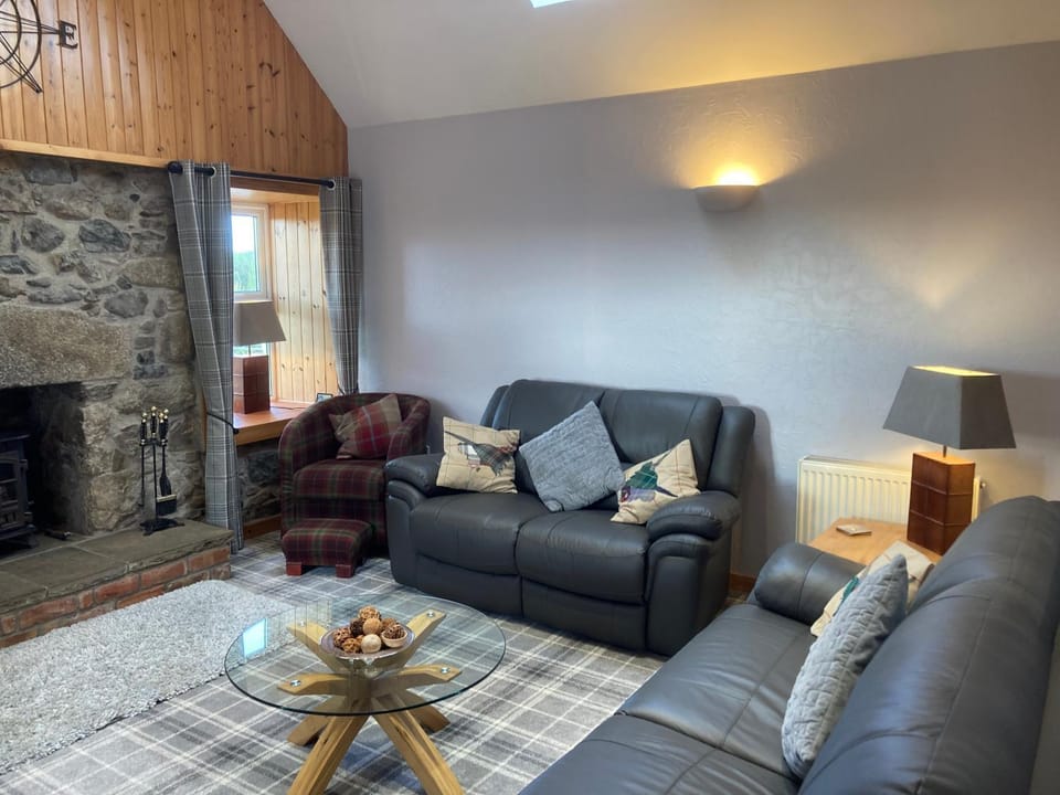 Meikle Aucheoch Holiday Cottage, plus Hot Tub, Near Maud, in the heart of Aberdeenshire House in Scotland