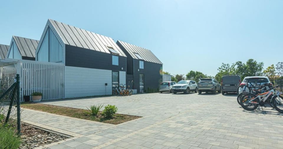 Summer House-Nowoczesne domki z jacuzzi i ładowarką do samochodu House in West Pomeranian Voivodeship, Poland