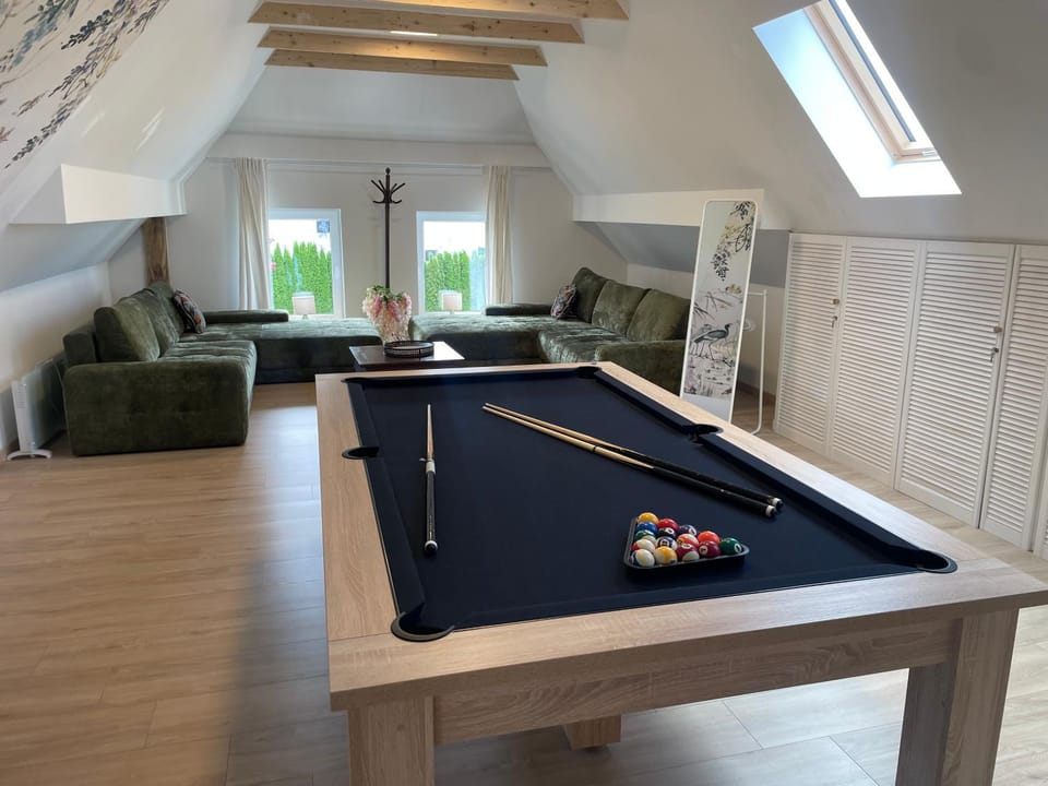 Billiard, Game Room, Living room, Seating area