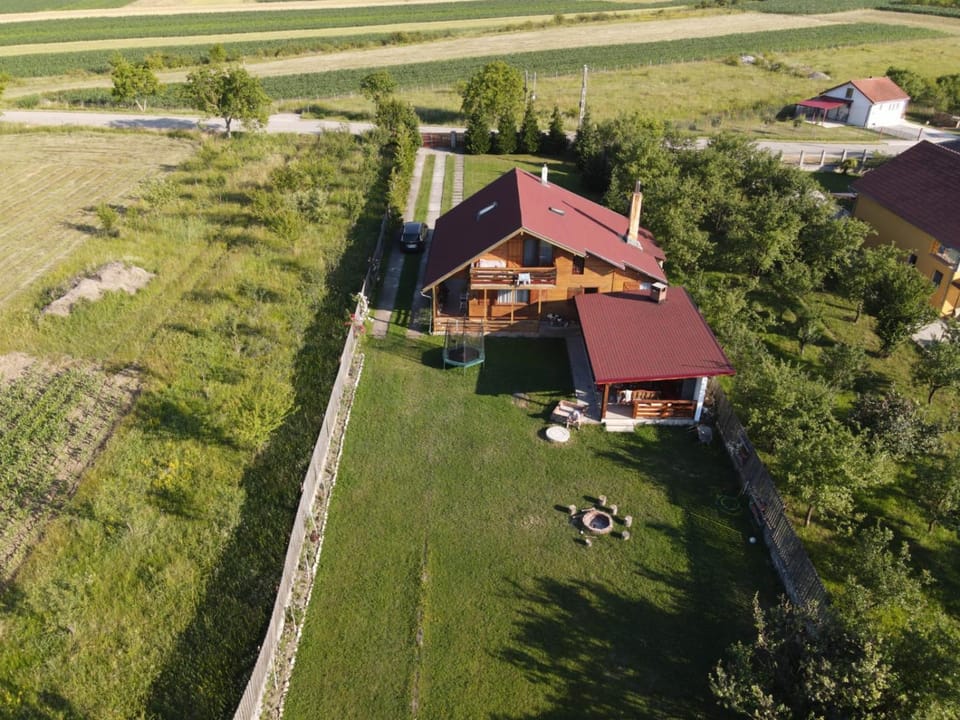 Casuta-Lacului House in Romania