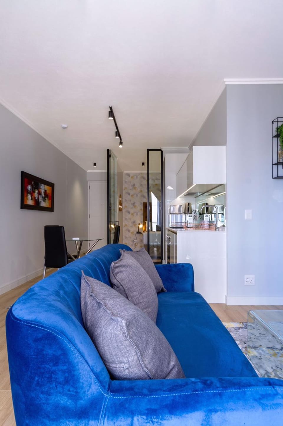 Alimama Spaces: The Manson's Ellipse Apartment in Sandton
