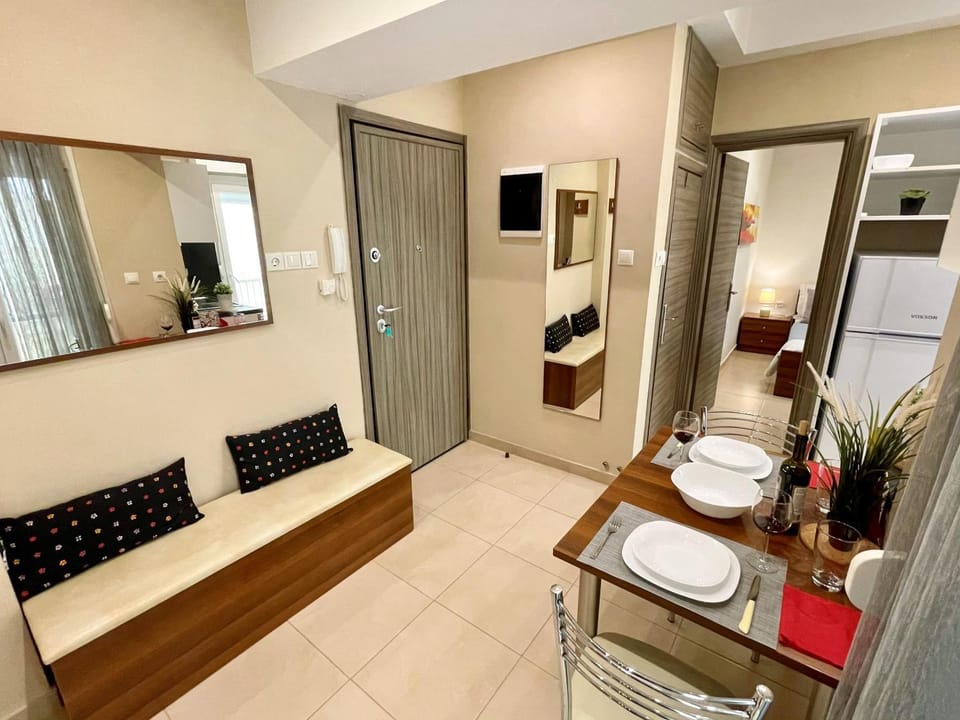 Seating area, Dining area