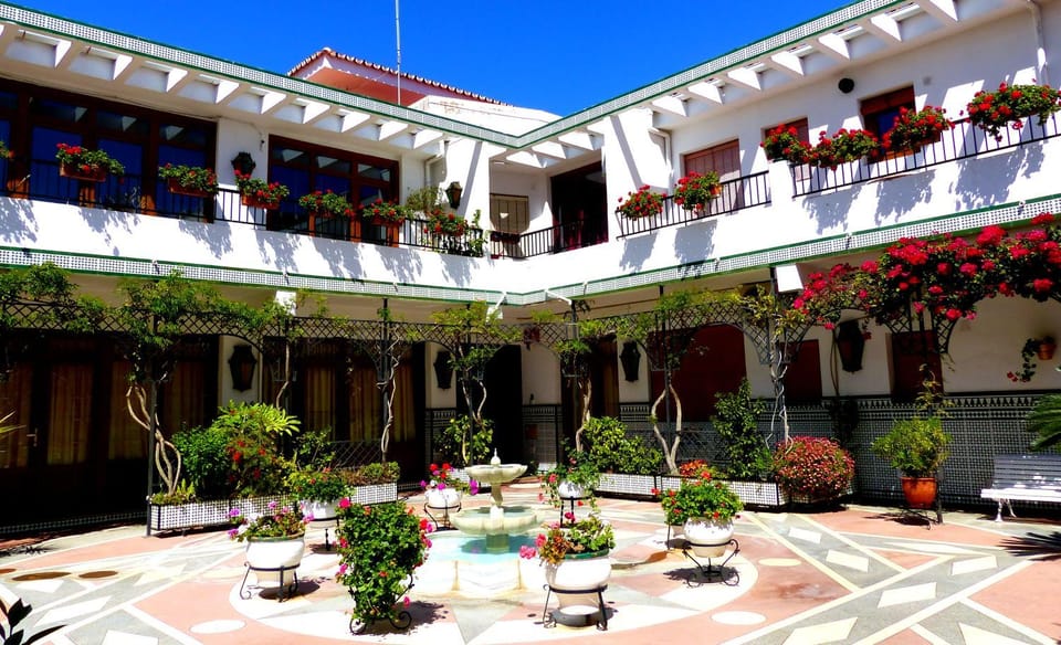 Property building, Facade/entrance, Garden
