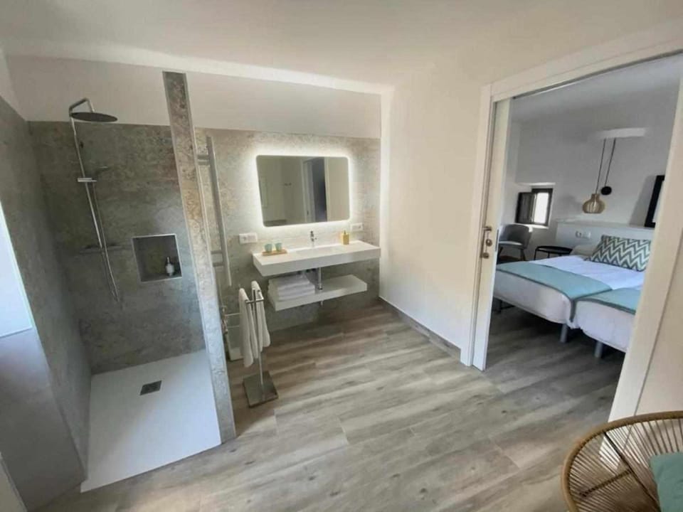 Torre del Postigo By KubiK Apartment in Cáceres‎