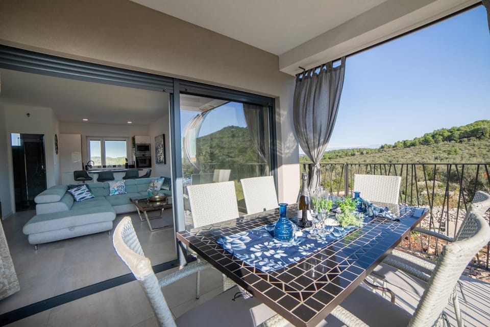 Balcony/Terrace, Dining area