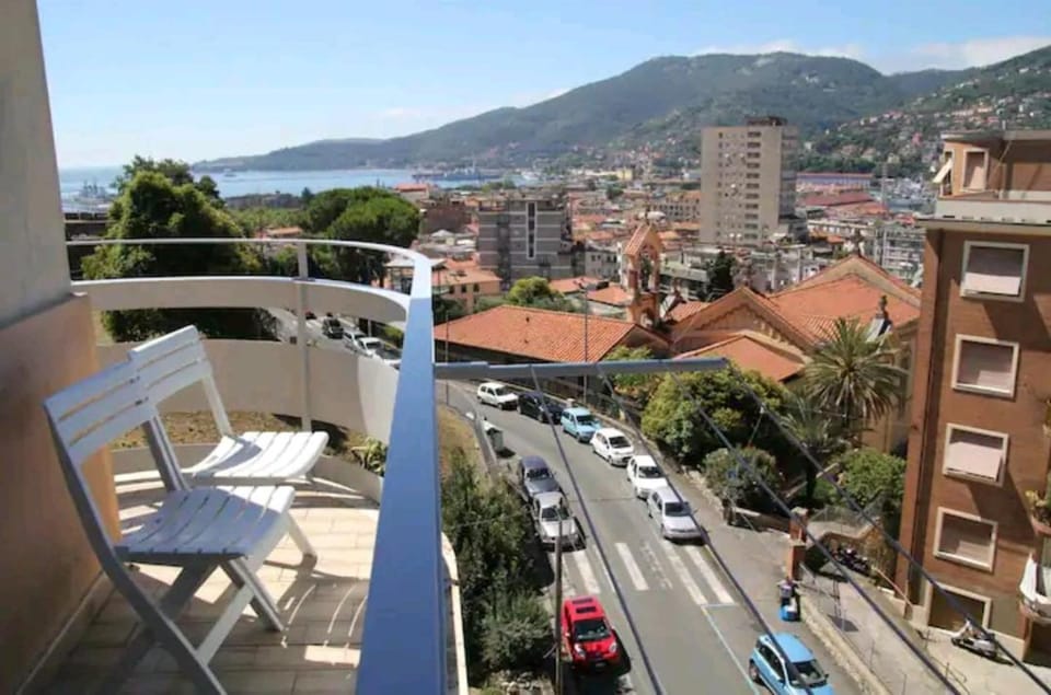 The Castle House Apartment in La Spezia