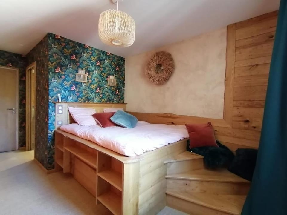 Les Herbes de la Saint Jean House in Auvergne-Rhône-Alpes