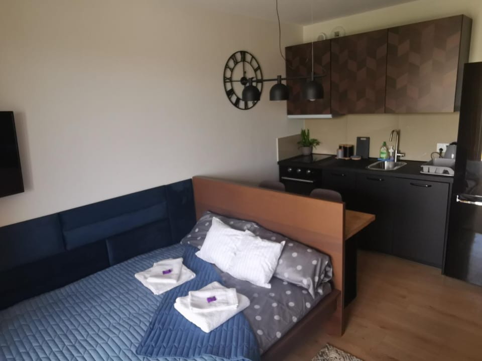 Bed, Kitchen or kitchenette