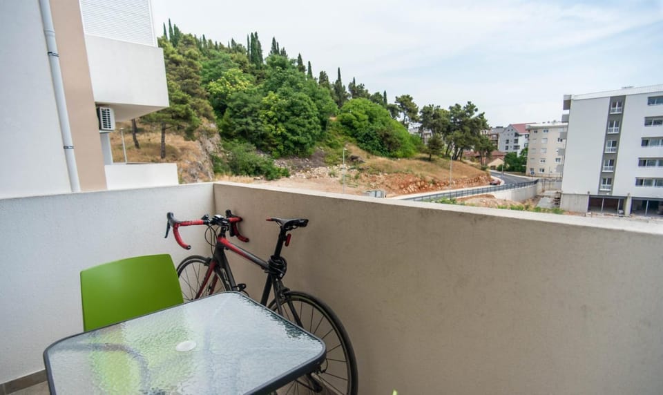 Balcony/Terrace, Cycling
