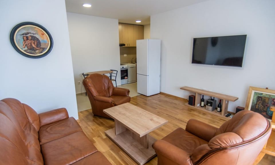 Kitchen or kitchenette, Living room