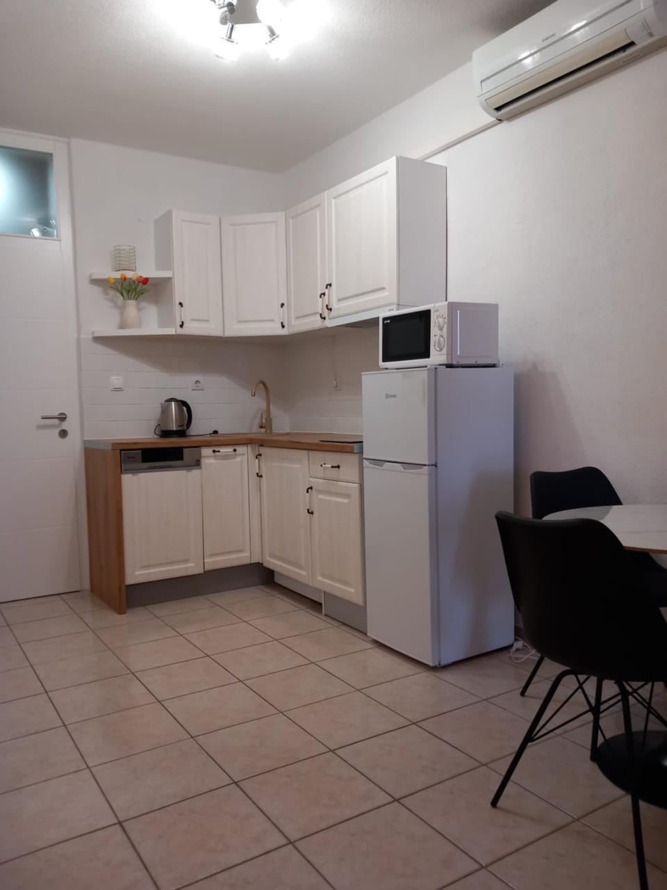 Apartmani 'Saraena' Apartment in Brela