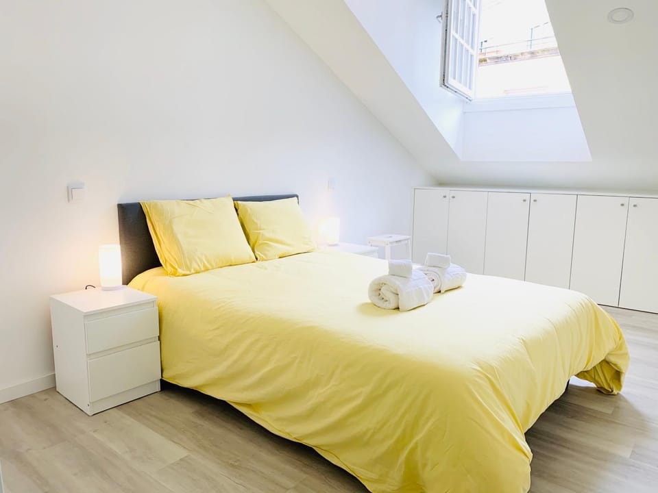 Bed, Photo of the whole room, Bedroom