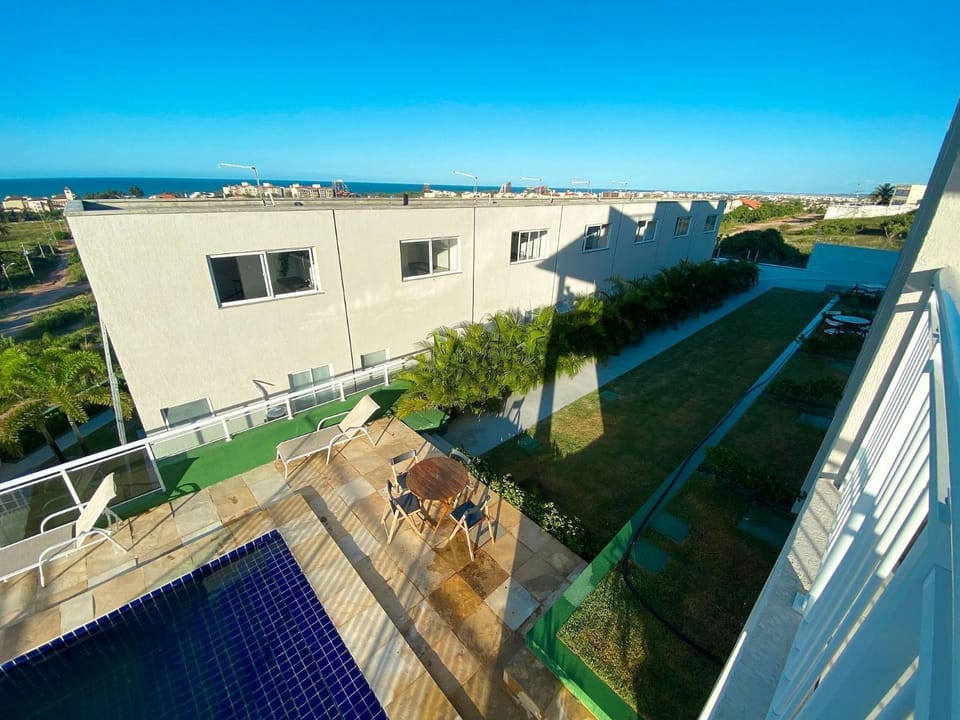 Bird's eye view, Pool view