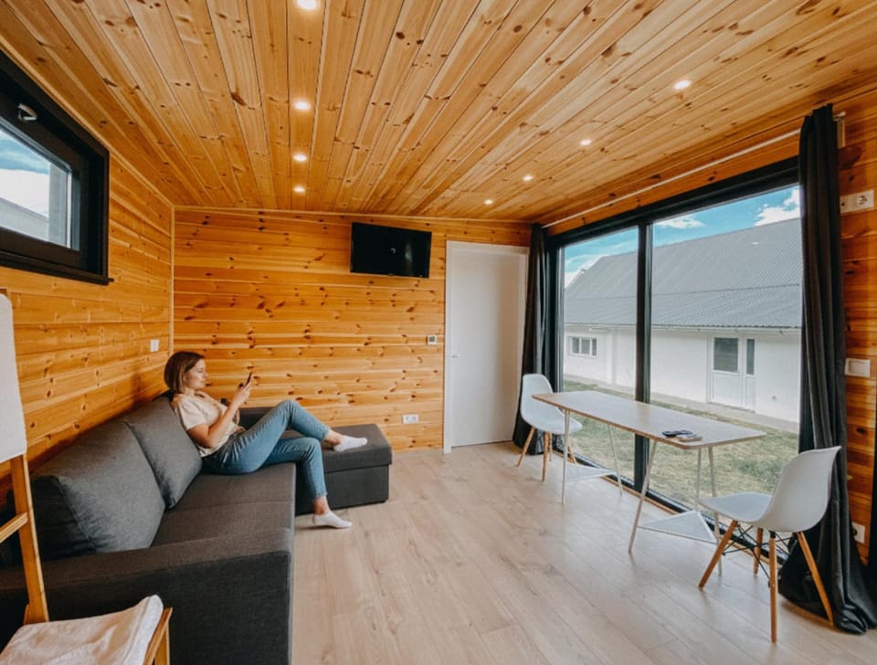 Pixel - Tiny Campus Villa in Romania
