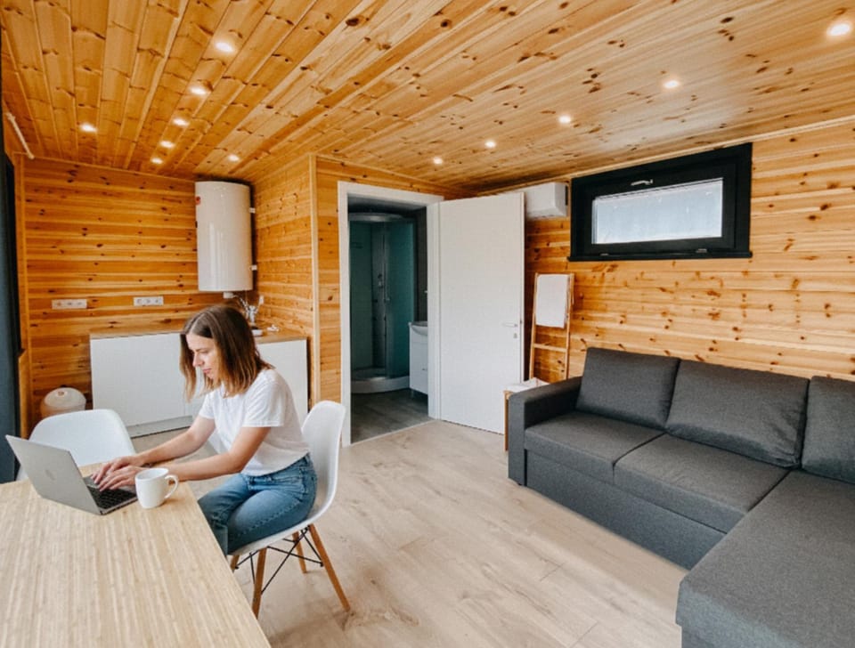 Pixel - Tiny Campus Villa in Romania