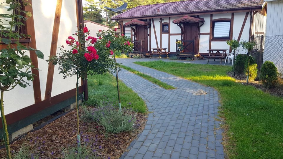 Property building, Facade/entrance, Garden